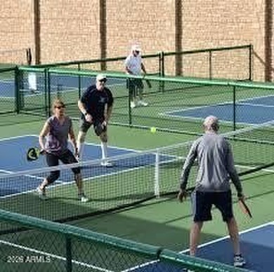Beautifully maintained 2-bedroom home with a 3-car garage on Oakwood Golf Club  in Arizona - for sale on GolfHomes.com, golf home, golf lot