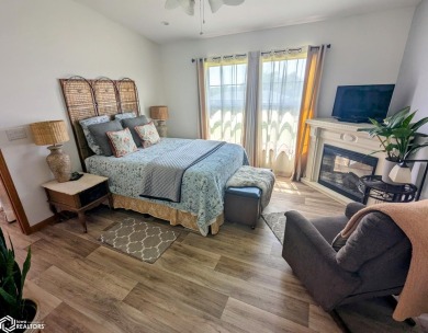 Discover a lifestyle of comfort and tranquility in this on Crestwood Hills Golf Course in Iowa - for sale on GolfHomes.com, golf home, golf lot