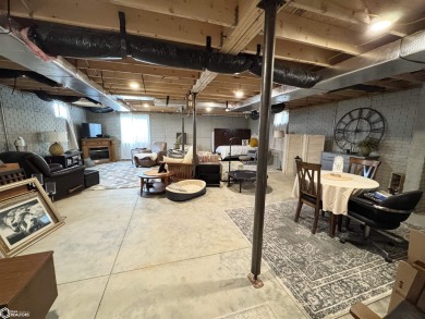 Discover a lifestyle of comfort and tranquility in this on Crestwood Hills Golf Course in Iowa - for sale on GolfHomes.com, golf home, golf lot