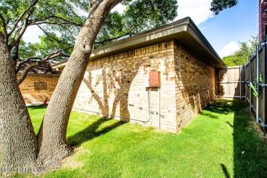 Step into remodeled comfort and style in this beautifully on LakeRidge Country Club in Texas - for sale on GolfHomes.com, golf home, golf lot