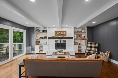Welcome to Old Williamsburg!  This fully remodeled 4-bedroom, 2 on Bartlett Hills Golf Club in Illinois - for sale on GolfHomes.com, golf home, golf lot