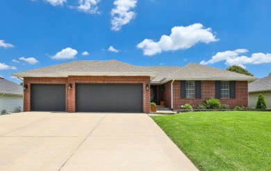''Move-in ready'' is an understatement for 209 Northgate in on Windmill Ridge Golf Course in Missouri - for sale on GolfHomes.com, golf home, golf lot