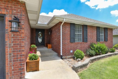 ''Move-in ready'' is an understatement for 209 Northgate in on Windmill Ridge Golf Course in Missouri - for sale on GolfHomes.com, golf home, golf lot