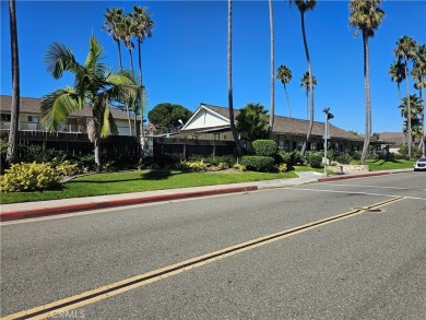 Welcome to your spacious and open 2-bathroom Torrance condo on New Horizons Golf Course in California - for sale on GolfHomes.com, golf home, golf lot