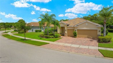 Step into the spacious Foyer of this 3BR + Den 3 BA Cameron on The Plantation Golf and Country Club in Florida - for sale on GolfHomes.com, golf home, golf lot