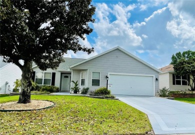 Under contract-accepting backup offers. SIGNIFICANT PRICE on The Links of Spruce Creek in Florida - for sale on GolfHomes.com, golf home, golf lot