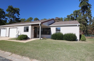 Move right into this newly renovated 2 bedroom, 2 full bath on Leisure Village West Assoc. in New Jersey - for sale on GolfHomes.com, golf home, golf lot