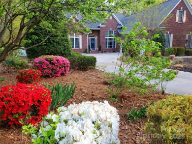 Welcome home to this immaculate ranch ideally situated on the on Westport Golf Club in North Carolina - for sale on GolfHomes.com, golf home, golf lot