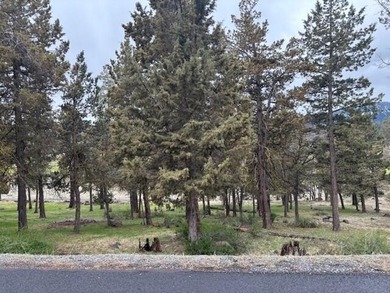 Lot located in the Running Y Resort minutes outside of downtown on Running Y Ranch Resort in Oregon - for sale on GolfHomes.com, golf home, golf lot