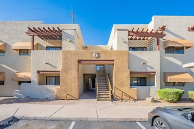 Super clean 2 bed 2 bath unit in the gated, Raven Condominiums! on Raven Golf Club At South Mountain in Arizona - for sale on GolfHomes.com, golf home, golf lot