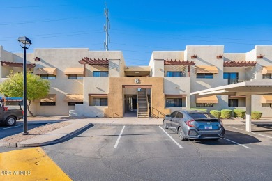 Super clean 2 bed 2 bath unit in the gated, Raven Condominiums! on Raven Golf Club At South Mountain in Arizona - for sale on GolfHomes.com, golf home, golf lot