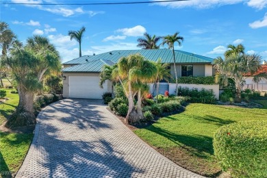 Why dream about it when you can buy it?! This lovely move-in on Beachview Golf Club in Florida - for sale on GolfHomes.com, golf home, golf lot