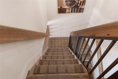 Beautiful townhome in the best location in Doral, access to on Jim McLean Signature Course in Florida - for sale on GolfHomes.com, golf home, golf lot