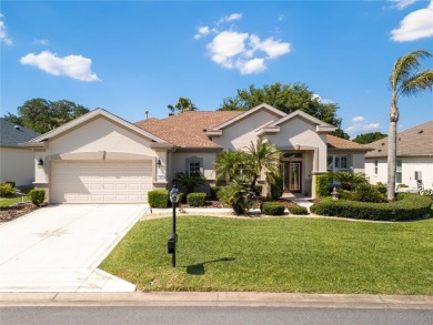 Charming Golf Course Home in Del Webb Spruce Creek Golf  Country on Eagle Ridge At Spruce Creek Country Club in Florida - for sale on GolfHomes.com, golf home, golf lot