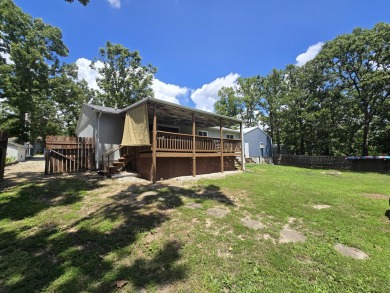 Nicely remodeled well maintained home has it all with an open on Shadow Lake Golf and Country Club in Missouri - for sale on GolfHomes.com, golf home, golf lot