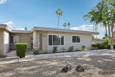 Well maintained 2 bedroom, 2 bathroom townhome offering 1,379 sq on Sun City Lakes West and East in Arizona - for sale on GolfHomes.com, golf home, golf lot