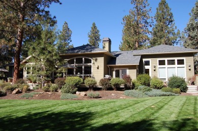 Come see this gracious, spacious one-owner home built by on Aspen Lakes Golf Course in Oregon - for sale on GolfHomes.com, golf home, golf lot