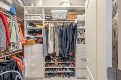 Come see this gracious, spacious one-owner home built by on Aspen Lakes Golf Course in Oregon - for sale on GolfHomes.com, golf home, golf lot