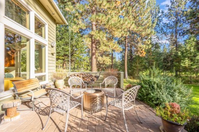 Come see this gracious, spacious one-owner home built by on Aspen Lakes Golf Course in Oregon - for sale on GolfHomes.com, golf home, golf lot