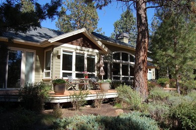 Come see this gracious, spacious one-owner home built by on Aspen Lakes Golf Course in Oregon - for sale on GolfHomes.com, golf home, golf lot