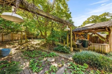 A very special home in desired Fairway! A prominent local on Mission Hills Country Club in Kansas - for sale on GolfHomes.com, golf home, golf lot