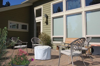 Come see this gracious, spacious one-owner home built by on Aspen Lakes Golf Course in Oregon - for sale on GolfHomes.com, golf home, golf lot