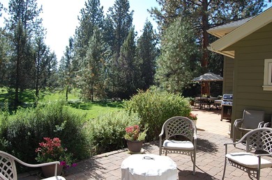 Come see this gracious, spacious one-owner home built by on Aspen Lakes Golf Course in Oregon - for sale on GolfHomes.com, golf home, golf lot