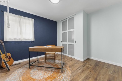 Beautifully Remodeled 2BR/2BA Home with Golf Course Views in 55+ on King City Golf Course in Oregon - for sale on GolfHomes.com, golf home, golf lot