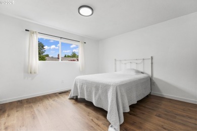Beautifully Remodeled 2BR/2BA Home with Golf Course Views in 55+ on King City Golf Course in Oregon - for sale on GolfHomes.com, golf home, golf lot