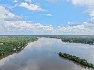 Enjoy the perfect blend of comfort and recreation in this 2 bed on River Ridge Golf Club in Virginia - for sale on GolfHomes.com, golf home, golf lot