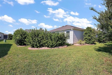 IMMACULATE 3/2 TURNKEY Anchor on SPACIOUS CORNER LOT with on Pennbrooke Fairways in Florida - for sale on GolfHomes.com, golf home, golf lot