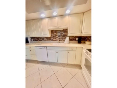 Beautiful 2 bedroom, 2 bath, 1st floor, furnished condo Split on Ocean Village Golf Course in Florida - for sale on GolfHomes.com, golf home, golf lot