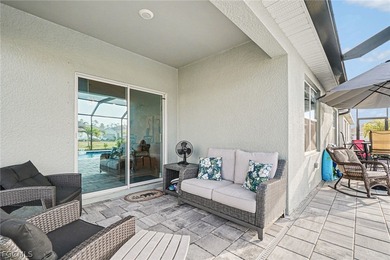 WELCOME TO YOUR SLICE OF SHUNSHINE IN MAGNOLIA LANDING! This on Herons Glen Golf and Country Club in Florida - for sale on GolfHomes.com, golf home, golf lot