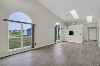 Beautifully updated 2-bedroom, 2-bath end unit located in the on Birchwood at Spring Lake in New York - for sale on GolfHomes.com, golf home, golf lot