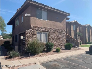 Enjoy resort style living in this beautiful 2 bed 2 bath condo on Kierland Golf Club in Arizona - for sale on GolfHomes.com, golf home, golf lot