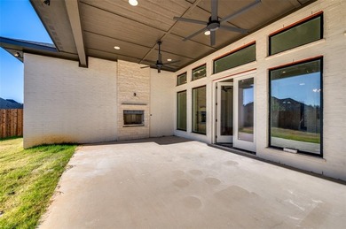 Stunning New Build in Thomas Crossing, home of Southern Oaks on Southern Oaks Golf Club in Texas - for sale on GolfHomes.com, golf home, golf lot