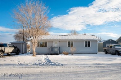 Well-maintained 3-bedroom, 2-bathroom home on corner lotplete on Old Baldy Golf Course in Montana - for sale on GolfHomes.com, golf home, golf lot