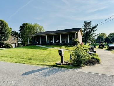 188 HUNTSMAN Lane on Clinchview Golf and Country Club in Tennessee - for sale on GolfHomes.com, golf home, golf lot