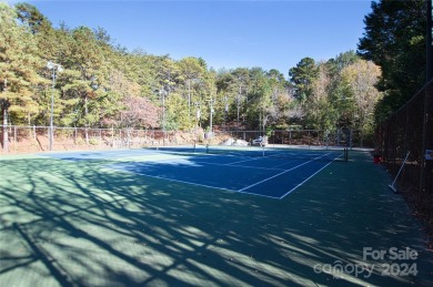 Welcome to Tega Cay!
This wonderful home features 3 bedrooms, 2 on Tega Cay Golf Club in South Carolina - for sale on GolfHomes.com, golf home, golf lot