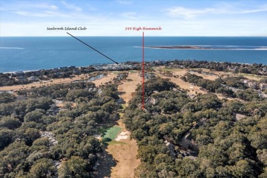 Immaculate and well maintained upper level 1 bed, 1.5 bath High on The Seabrook Island Club in South Carolina - for sale on GolfHomes.com, golf home, golf lot