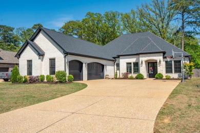 Welcome to this exceptional home in the highly sought-after on Hot Springs Golf and Country Club in Arkansas - for sale on GolfHomes.com, golf home, golf lot
