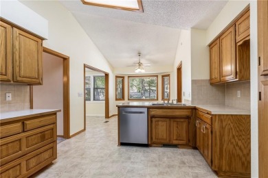 Immaculate custom built home on a quiet cul-de-sac in the Heart on Bella Vista Country Club and Golf Course in Arkansas - for sale on GolfHomes.com, golf home, golf lot
