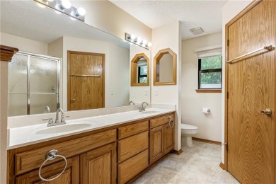 Immaculate custom built home on a quiet cul-de-sac in the Heart on Bella Vista Country Club and Golf Course in Arkansas - for sale on GolfHomes.com, golf home, golf lot