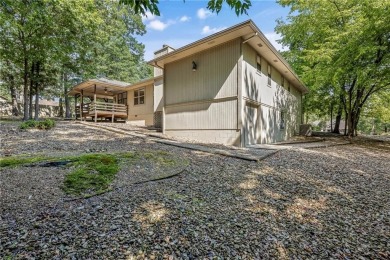Immaculate custom built home on a quiet cul-de-sac in the Heart on Bella Vista Country Club and Golf Course in Arkansas - for sale on GolfHomes.com, golf home, golf lot