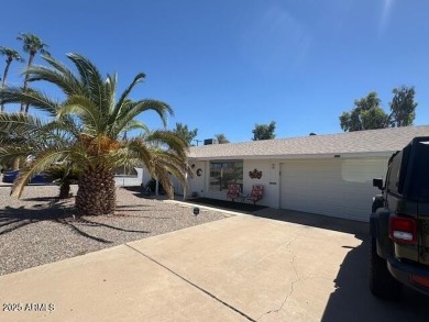 Golf course lot home in Sun City! Featuring 3 bedrooms, 2 on Sun City North Golf Course in Arizona - for sale on GolfHomes.com, golf home, golf lot