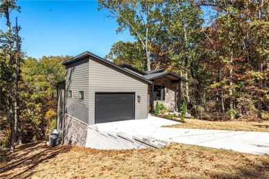 Discover luxury living in this brand new modern home, completed on Bella Vista Country Club and Golf Course in Arkansas - for sale on GolfHomes.com, golf home, golf lot