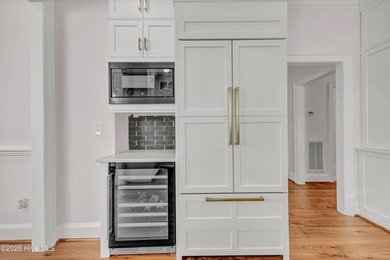 Coveted Landfall townhouse condominium in Colony Club! This end on Country Club of Landfall in North Carolina - for sale on GolfHomes.com, golf home, golf lot