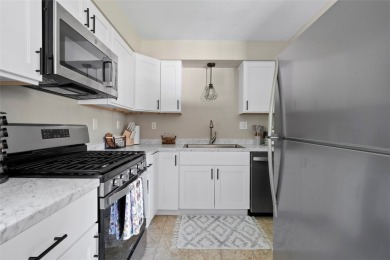 Wow! If you are looking for an absolute move in ready level on The Club At Shadow Lakes in Pennsylvania - for sale on GolfHomes.com, golf home, golf lot