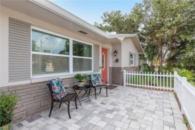 Meticulously maintained 2 bed, 2 bath Dunedin home featuring a on The Dunedin Country Club in Florida - for sale on GolfHomes.com, golf home, golf lot