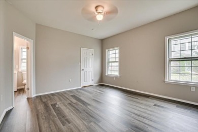 Freshly remodeled condo in a 55+ community and an 18-hole golf on Concordia Golf Club in New Jersey - for sale on GolfHomes.com, golf home, golf lot